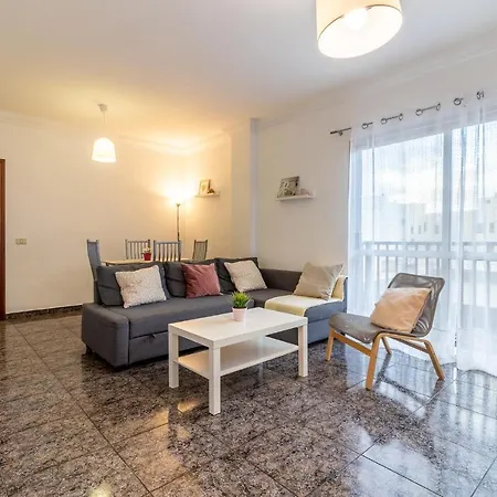 Flatguest Cicer - 3bdr + Balcony + Appartement *